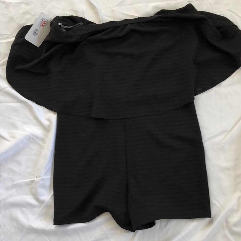 NWT- Adorable black mini romper